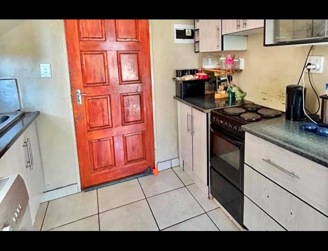 3 BEDROOM HOUSE FOR SALE IN RIVERSIDE VIEW EXT 35